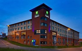 Holiday Inn Express London Luton Airport